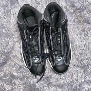 Jordan Pro Strong Boys' Black/Anthracite/White/Metallic Dark Grey